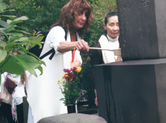 Amor y Gratitud en la tumba de Usui Sensei